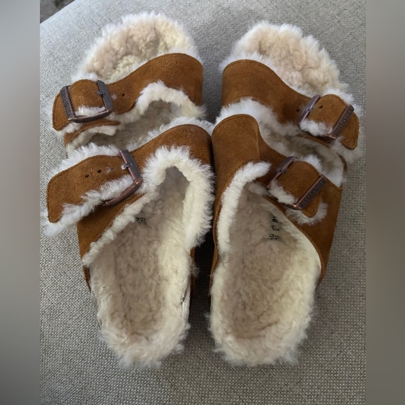 Arizona Shearling Birkenstocks - Picture 6 of 6
